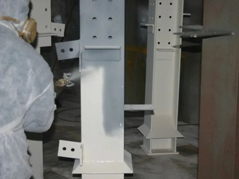 Airless spraying of structural steel coatings to a Network Rail specification